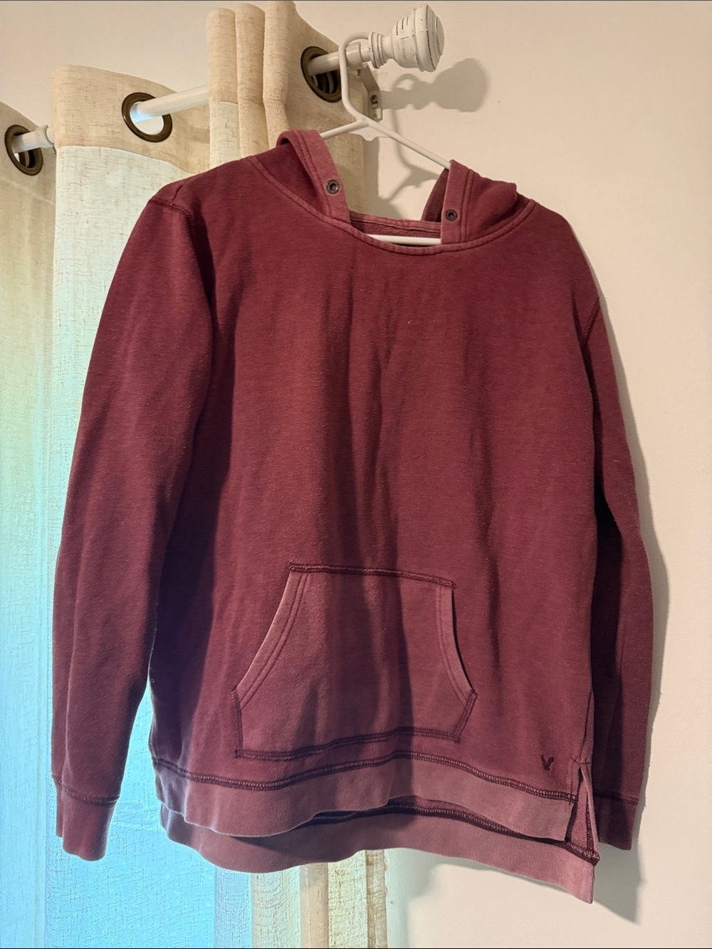 American Eagle Outfitters Men's Crewneck Hoodie in Maroon